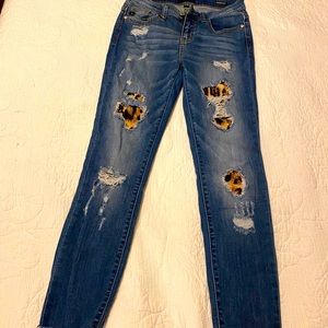 Judy Blue leopard peek thru jeans 3/26